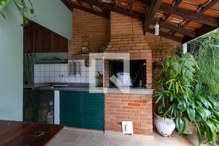 Casa à venda com 272m², 5 quartos e 3 vagasChurrasqueira