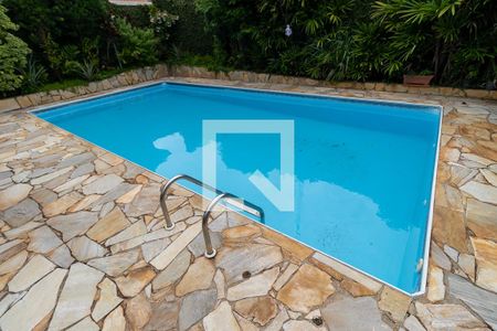 Casa à venda com 272m², 5 quartos e 3 vagasPiscina