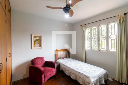 Casa à venda com 272m², 5 quartos e 3 vagasQuarto 3