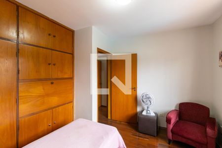 Casa à venda com 272m², 5 quartos e 3 vagasQuarto 4