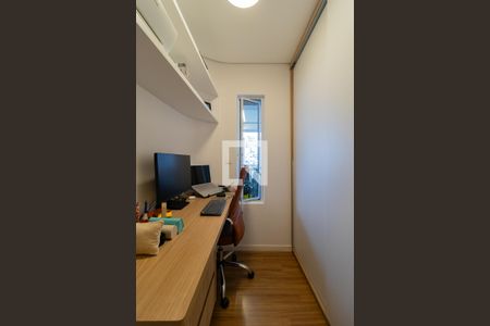 Apartamento à venda com 90m², 2 quartos e 2 vagasEscritório