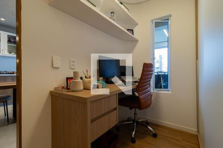 Apartamento à venda com 90m², 2 quartos e 2 vagasEscritório