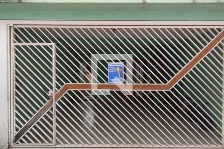 Casa à venda com 250m², 6 quartos e 3 vagas Casa à venda com 250m², 6 quartos e 3 vagasFachada