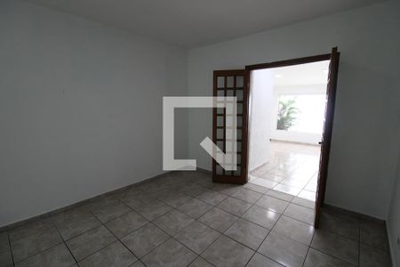 Casa à venda com 250m², 6 quartos e 3 vagasQuarto 4