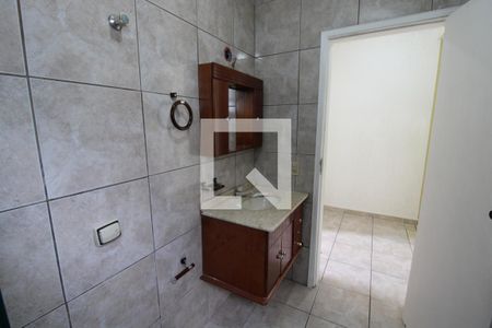 Casa à venda com 250m², 6 quartos e 3 vagasQuarto 2 - Banheiro