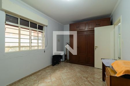 Casa à venda com 420m², 3 quartos e 6 vagas Casa à venda com 420m², 3 quartos e 6 vagasQuarto 2