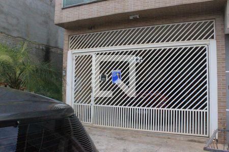 Casa à venda com 300m², 4 quartos e 3 vagasFachada