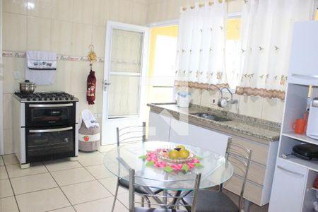 Casa à venda com 300m², 4 quartos e 3 vagasCozinha