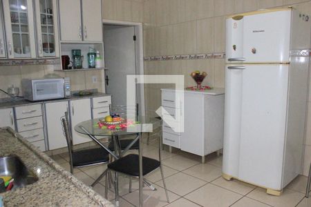 Casa à venda com 300m², 4 quartos e 3 vagasCozinha