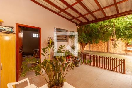 Casa à venda com 140m², 2 quartos e 1 vaga Casa à venda com 140m², 2 quartos e 1 vagaVaranda