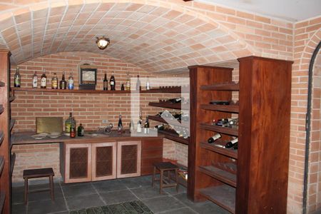 Casa à venda com 315m², 3 quartos e 3 vagasAdega