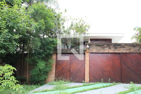 Casa à venda com 315m², 3 quartos e 3 vagasFachada