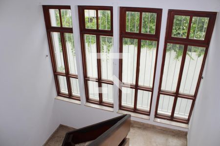 Casa à venda com 315m², 3 quartos e 3 vagasEscada