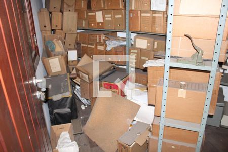 Casa à venda com 315m², 3 quartos e 3 vagasQuartinho para guardar documentos