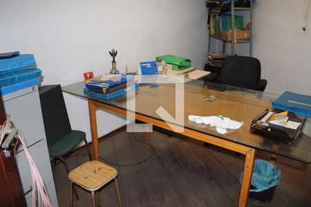 Casa à venda com 315m², 3 quartos e 3 vagasEdícula ( Escritório )