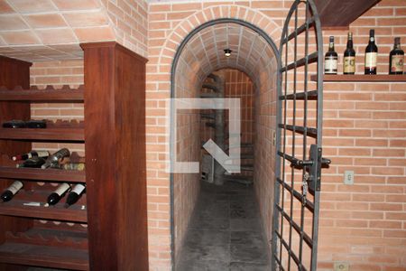 Casa à venda com 315m², 3 quartos e 3 vagasAdega