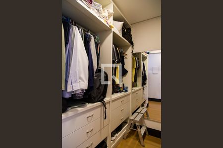 Casa à venda com 140m², 3 quartos e 2 vagas Casa à venda com 140m², 3 quartos e 2 vagasCloset da Suíte 1