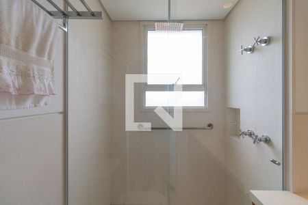 Apartamento à venda com 299m², 4 quartos e 5 vagas Apartamento à venda com 299m², 4 quartos e 5 vagasBanheiro da Suíte 2