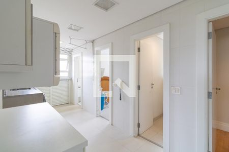 Apartamento à venda com 299m², 4 quartos e 5 vagas Apartamento à venda com 299m², 4 quartos e 5 vagasLavanderia
