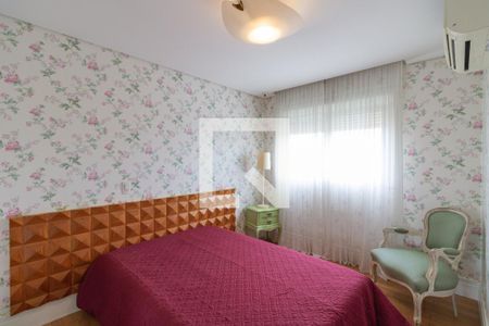 Apartamento à venda com 299m², 4 quartos e 5 vagas Apartamento à venda com 299m², 4 quartos e 5 vagasQuarto 2 - Suíte