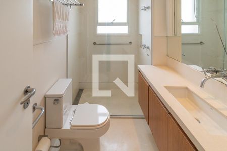 Apartamento à venda com 299m², 4 quartos e 5 vagas Apartamento à venda com 299m², 4 quartos e 5 vagasBanheiro da Suíte 2