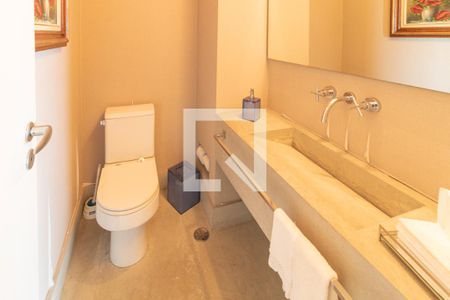 Apartamento à venda com 299m², 4 quartos e 5 vagas Apartamento à venda com 299m², 4 quartos e 5 vagasLavabo