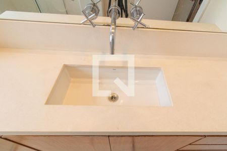 Apartamento à venda com 299m², 4 quartos e 5 vagas Apartamento à venda com 299m², 4 quartos e 5 vagasBanheiro da Suíte 2