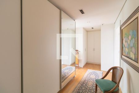Apartamento à venda com 299m², 4 quartos e 5 vagas Apartamento à venda com 299m², 4 quartos e 5 vagasCloset da suíte 1