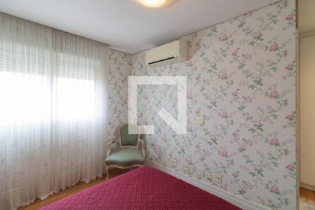 Apartamento à venda com 299m², 4 quartos e 5 vagas Apartamento à venda com 299m², 4 quartos e 5 vagasQuarto 2 - Suíte