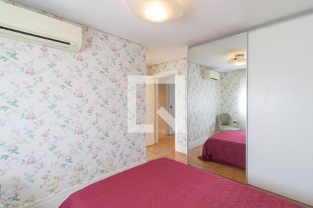 Apartamento à venda com 299m², 4 quartos e 5 vagas Apartamento à venda com 299m², 4 quartos e 5 vagasQuarto 2 - Suíte