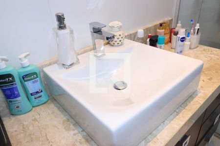 Casa à venda com 1000m², 6 quartos e 6 vagasBanheiro da Suíte 4