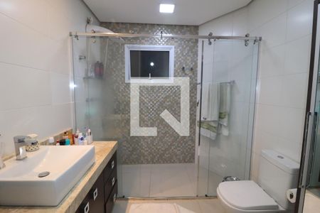 Casa à venda com 1000m², 6 quartos e 6 vagasBanheiro da Suíte 4