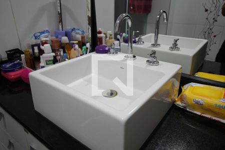 Apartamento à venda com 60m², 2 quartos e sem vagaBanheiro