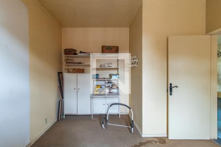 Casa à venda com 240m², 4 quartos e 5 vagas Casa à venda com 240m², 4 quartos e 5 vagasQuarto 2