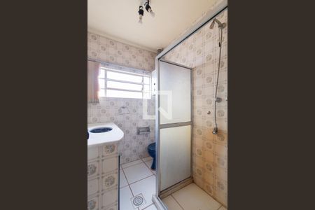 Casa à venda com 240m², 4 quartos e 5 vagas Casa à venda com 240m², 4 quartos e 5 vagasBanheiro Corredor 2