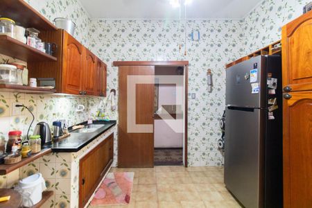 Casa à venda com 240m², 4 quartos e 5 vagas Casa à venda com 240m², 4 quartos e 5 vagasCozinha e Área de Serviço 1