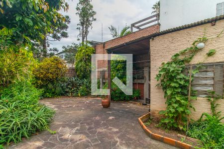 Casa à venda com 240m², 4 quartos e 5 vagas Casa à venda com 240m², 4 quartos e 5 vagasQuintal