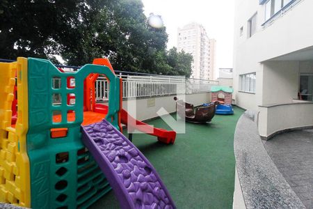 Apartamento à venda com 57m², 2 quartos e 1 vaga Apartamento à venda com 57m², 2 quartos e 1 vagaÁrea comum - Playground