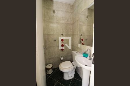 Casa à venda com 200m², 3 quartos e 3 vagas Casa à venda com 200m², 3 quartos e 3 vagasBanheiro de serviço