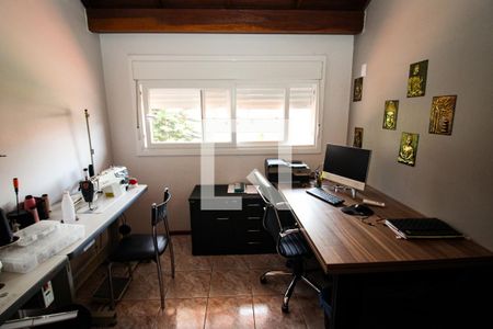 Casa à venda com 200m², 3 quartos e 3 vagas Casa à venda com 200m², 3 quartos e 3 vagasEscritório