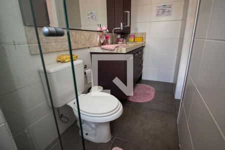 Casa à venda com 200m², 3 quartos e 3 vagas Casa à venda com 200m², 3 quartos e 3 vagasBanheiro Social