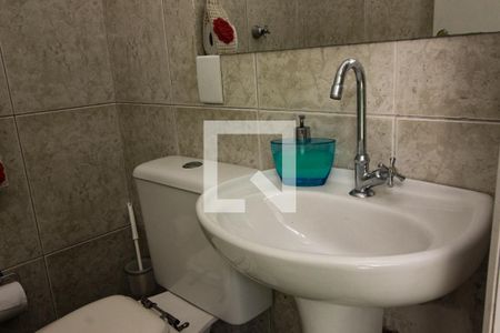 Casa à venda com 200m², 3 quartos e 3 vagas Casa à venda com 200m², 3 quartos e 3 vagasBanheiro de serviço