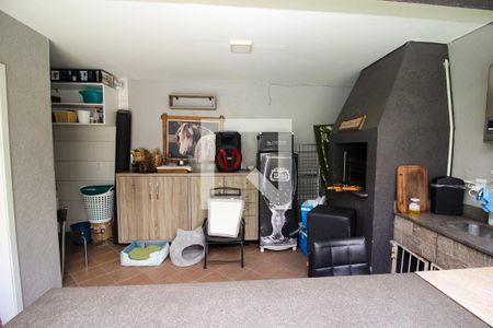 Casa à venda com 200m², 3 quartos e 3 vagas Casa à venda com 200m², 3 quartos e 3 vagasÁrea de Serviço