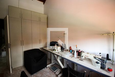 Casa à venda com 200m², 3 quartos e 3 vagas Casa à venda com 200m², 3 quartos e 3 vagasEscritório