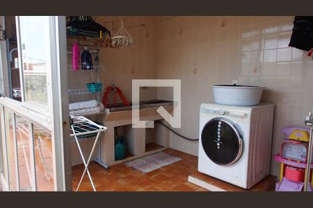 Casa à venda com 170m², 2 quartos e 4 vagasLavanderia