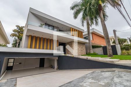 Casa de condomínio à venda com 732m², 4 quartos e 3 vagasFachada