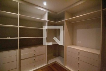 Apartamento à venda com 385m², 6 quartos e 6 vagasCloset da suíte 1