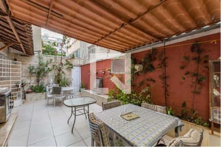 Apartamento à venda com 200m², 3 quartos e 4 vagasVaranda