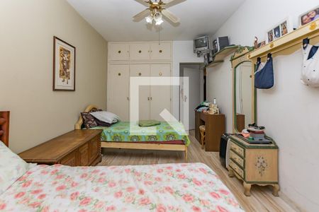 Apartamento à venda com 200m², 3 quartos e 4 vagasSuíte 2