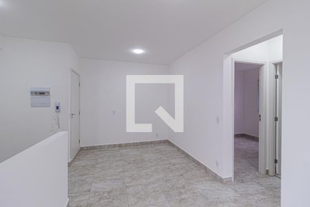 Sala de apartamento para alugar com 2 quartos, 46m² em Jardim Copiuva, Carapicuíba